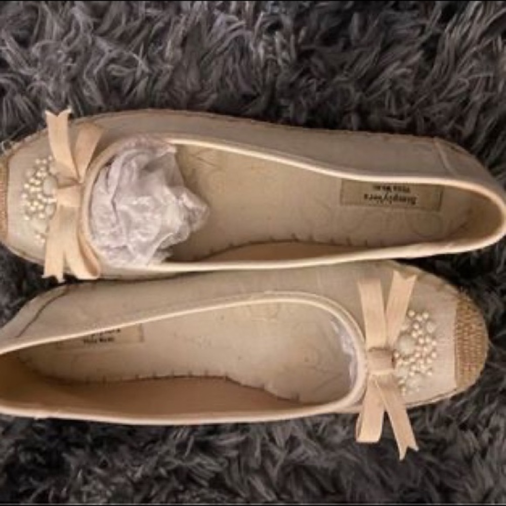 Beige comfortable Vera Wang Flats